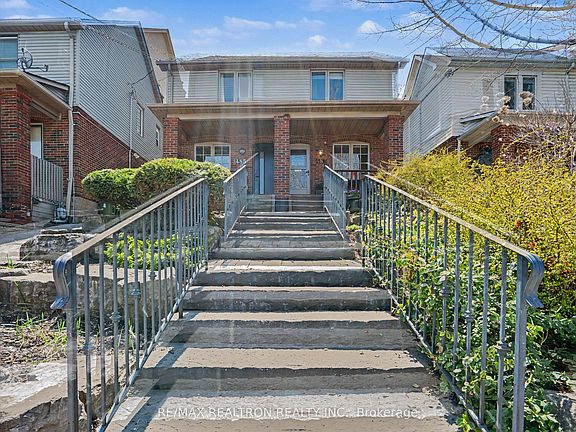 2nd image of 483 Roehampton Ave