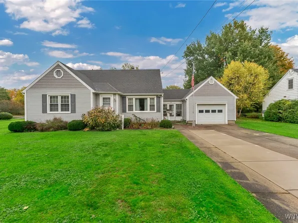 32 Miller St, Gowanda, NY 14070