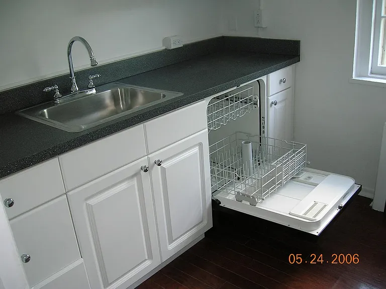 734 N Terrace St — Photo 3