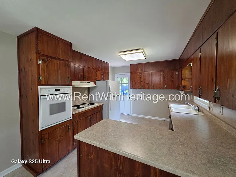 6266 Melrose St — Photo 12