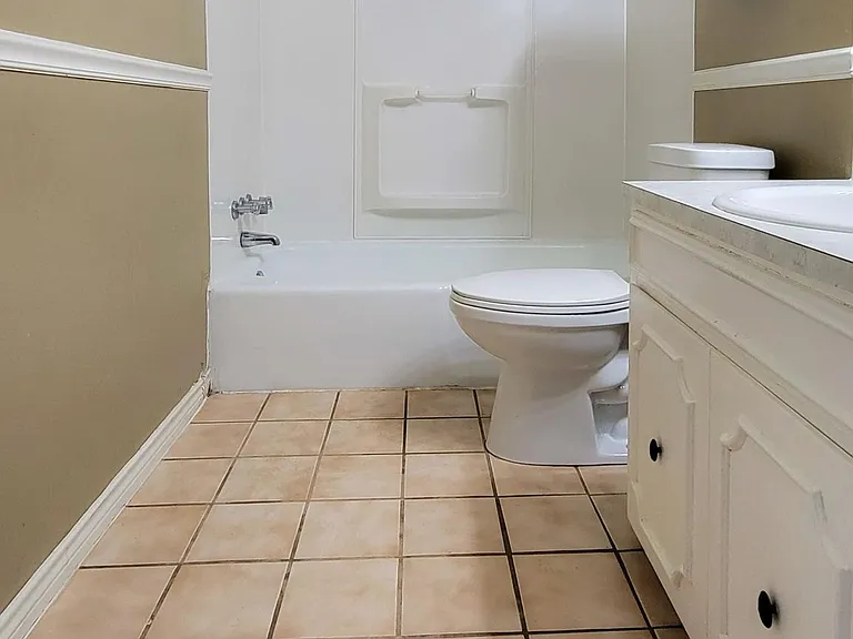 8522 Bradford Dr — Photo 10