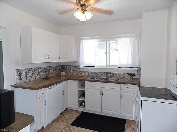 3rd image of 158 Gordon Ave