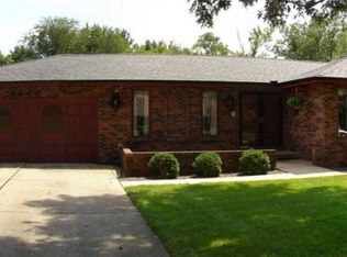 3640 N Karen Ct, Decatur, IL 62526