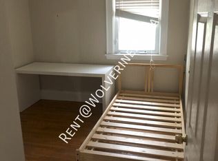 168 Arkell St ROOM 4, Hamilton, ON L8S 1N8