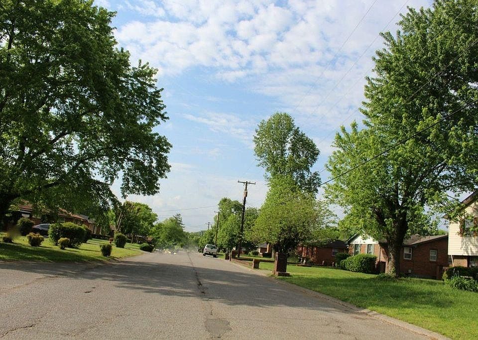 2nd image of 4104 Meadow Hill Dr