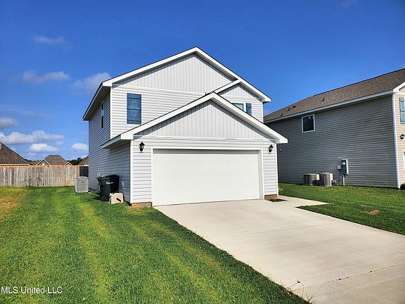 3rd image of 2320 Gladiolus St
