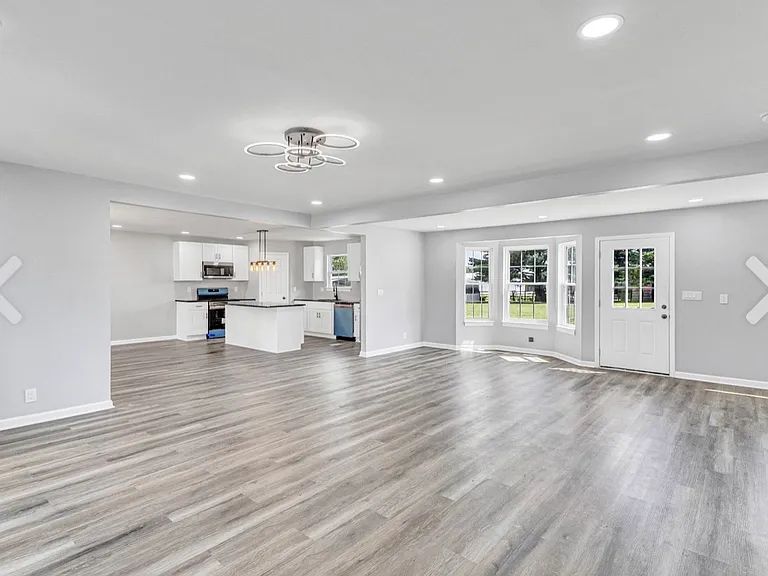 8624 Guthrie Ct — Photo 6