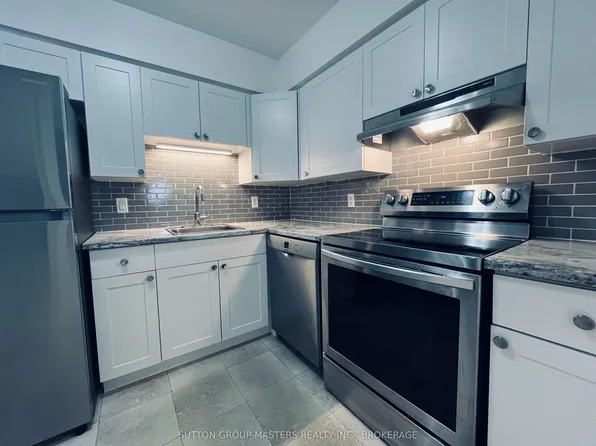 266 Guthrie Dr #301, Kingston, ON K7K 6K8