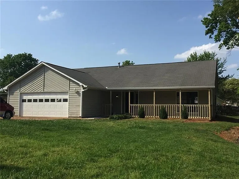 1212 Woodstream Cir NW — Photo 1