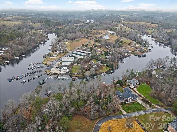 5th image of 100 Old Ferry Ln