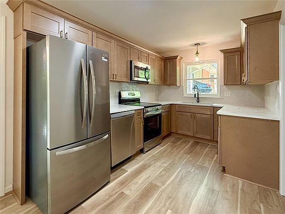 5th image of 1564 Delia Dr