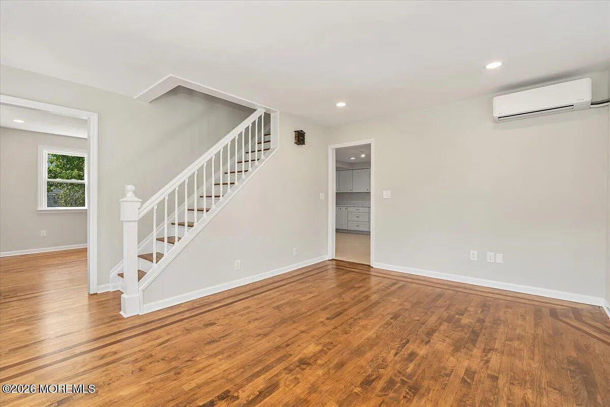 4 bed, 2156 sqft, $6,000 — Photo 4
