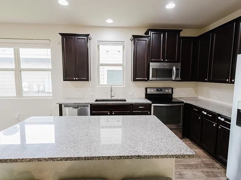 2526 Skybound — Photo 8