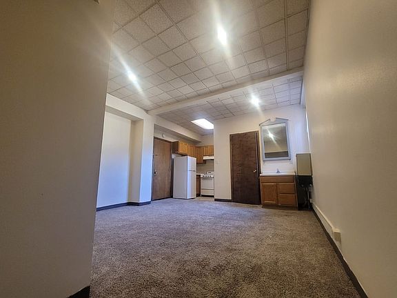 2nd image of 1233 N Marshall St #387
