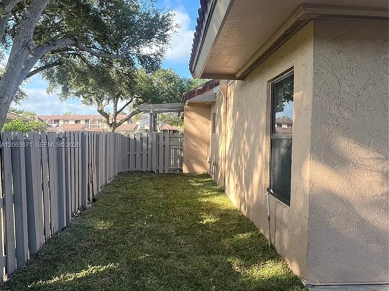 20610 NE 7th Ct — Photo 34