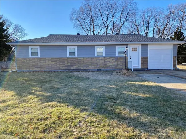 6100 N Charlotte St, Kansas City, MO 64118