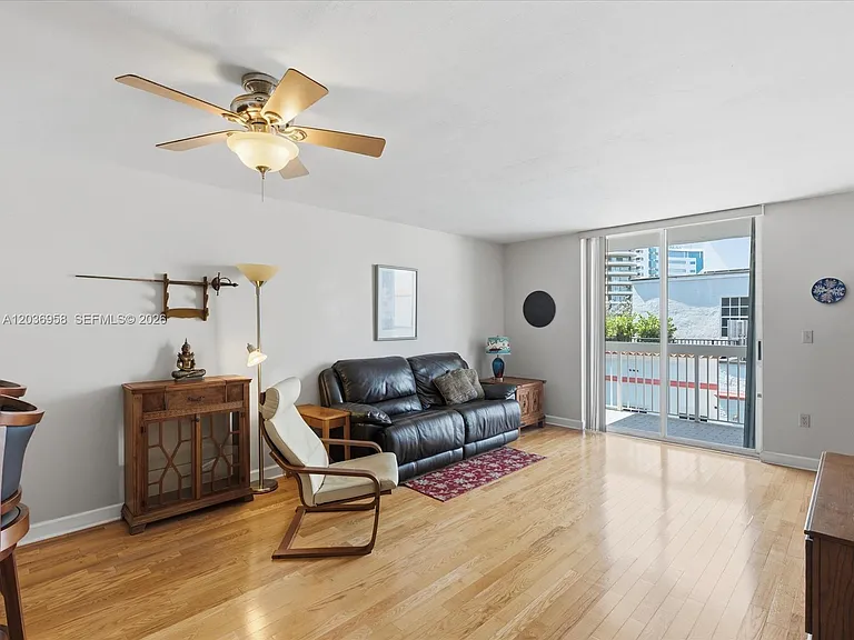 3588 Collins Ave #504 — Photo 7