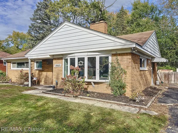 26610 Emmett St, Southfield, MI 48033