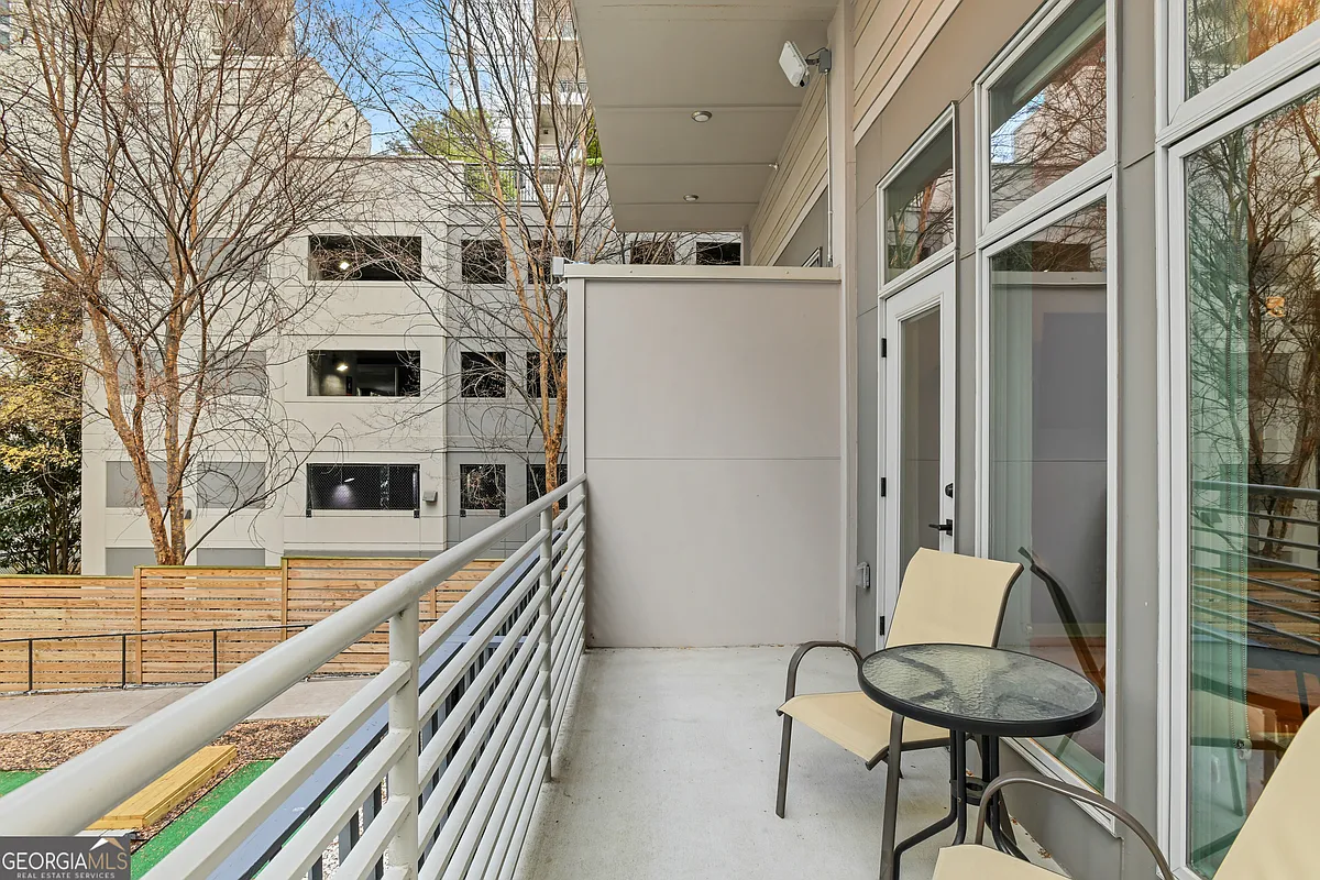 Building Photo - 208 12th St NE #102