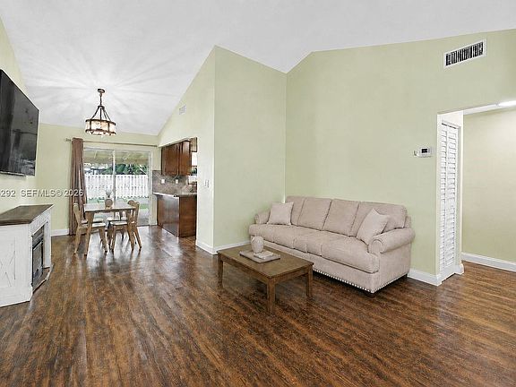 4th image of 10340 SW 154th Pl APT 41