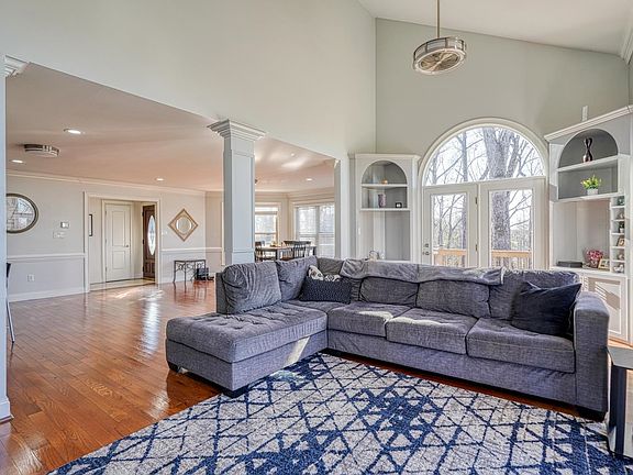 4th image of 118 Sunset Dr