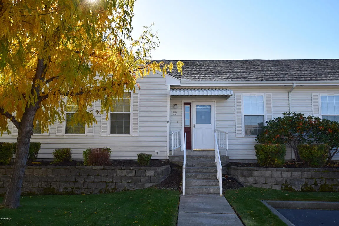 3701 Fairbanks Ave APT B8 photo 1