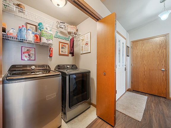3rd image of 1123 Barbary Ln