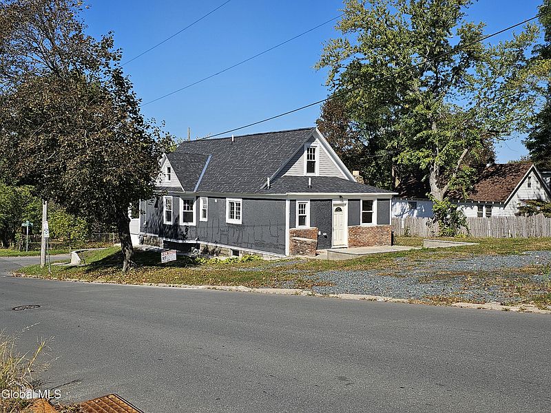 4th image of 2402 Ave B Extension