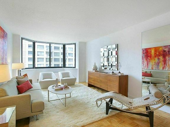 3rd image of 101 W 90th St APT 3C