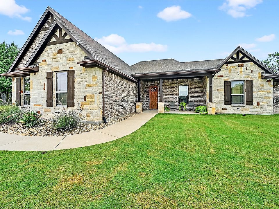 1st image of 686 Cypress Point Dr
