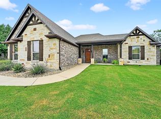 686 Cypress Point Dr, Gunter, TX 75058