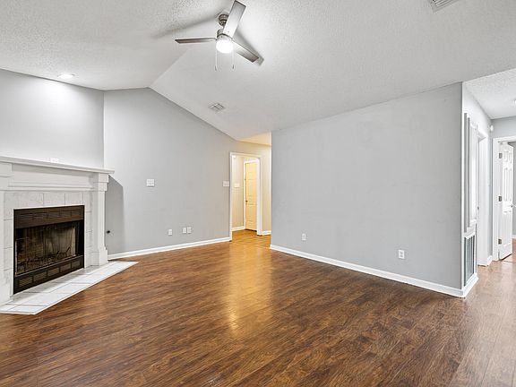 2nd image of 71 Cinnamon Dr