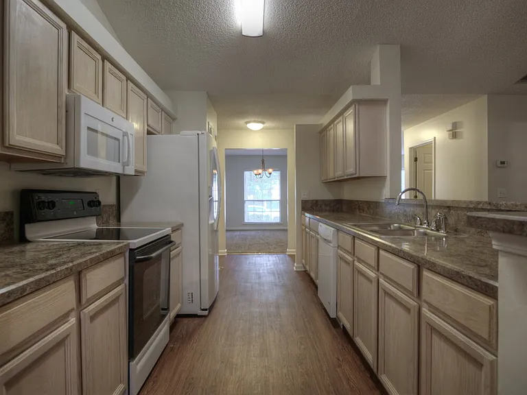 1336 Marsh Grass Ct — Photo 11