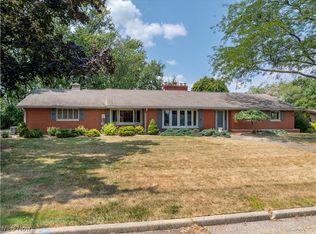 1136 Hilltop Rd NW, New Philadelphia, OH 44663