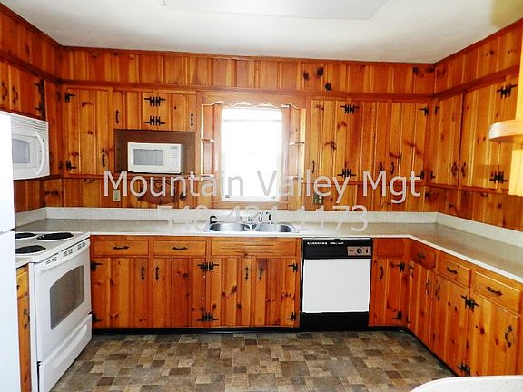3rd image of 1190 Westmoreland Dr