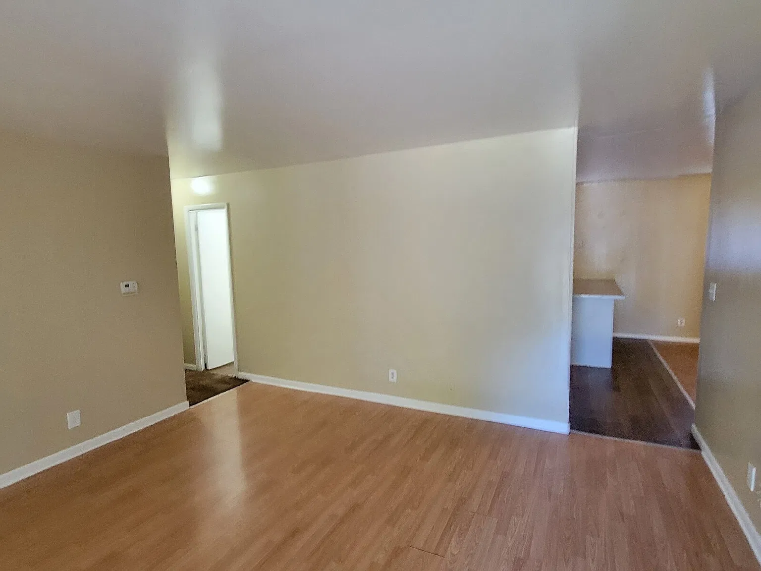 3 bed, 1.5 bath, $1,075 — Photo 4