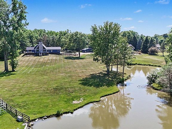 3rd image of 3900 Waterland Dr