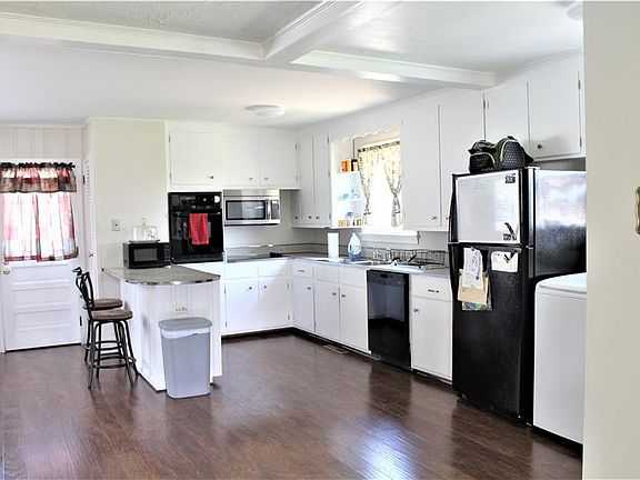 2nd image of 60 Copeland Ln