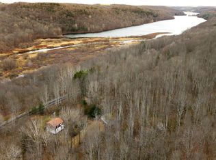 649 Creek Dr, Prompton, PA 18456