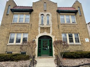 1714 E Beverly Rd APT 3, Shorewood, WI 53211