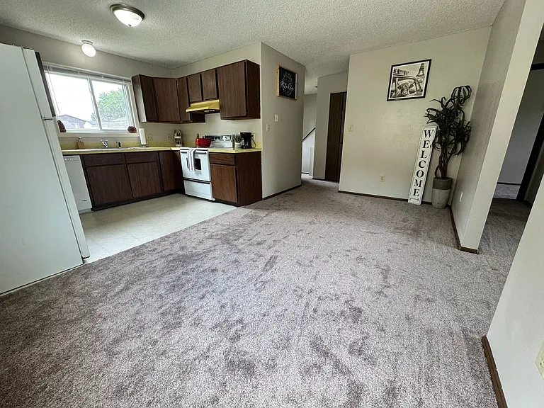 1815 Alden Ave — Photo 1