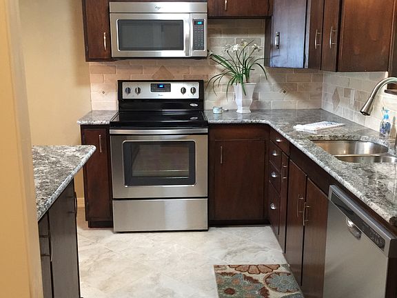 5th image of 706 N Skylane Dr