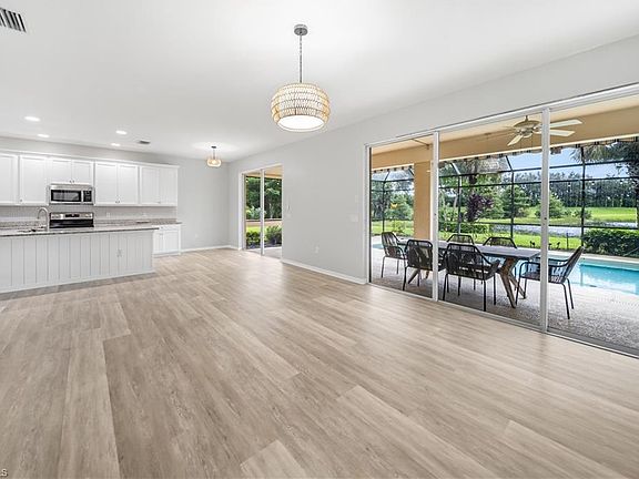 4th image of 2133 Fairmont Ln