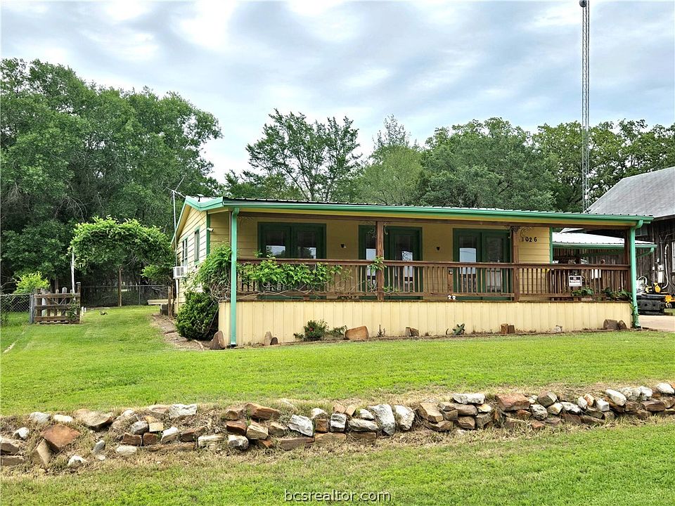 1st image of 1026 Lakeview Ln