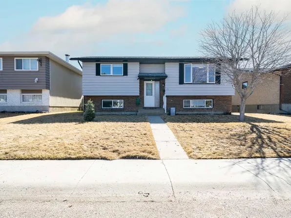 25 N Seven Persons Cres SW, Medicine Hat, AB T1B 2A6