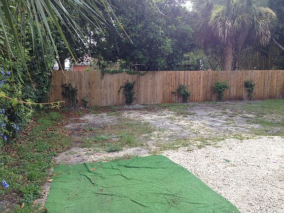 2nd image of 401 N Loxahatchee Dr