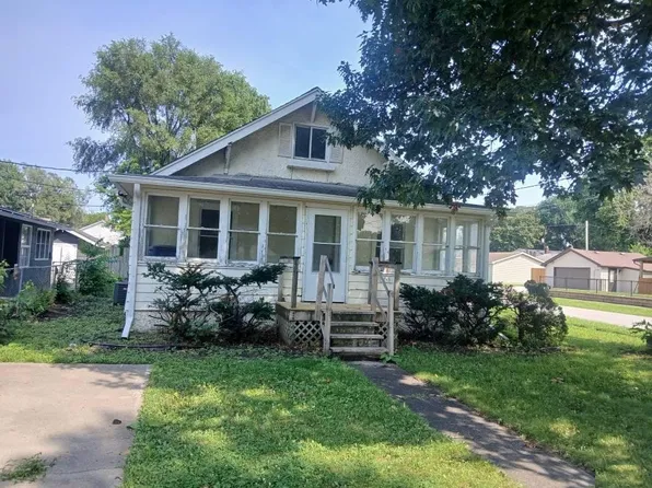 1601 E 22nd St, Des Moines, IA 50317