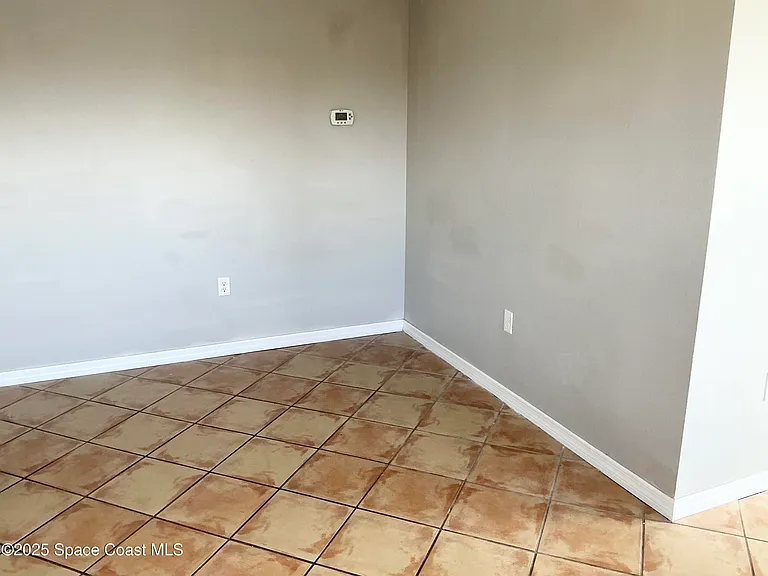 420 Monroe Ave #D202 — Photo 7