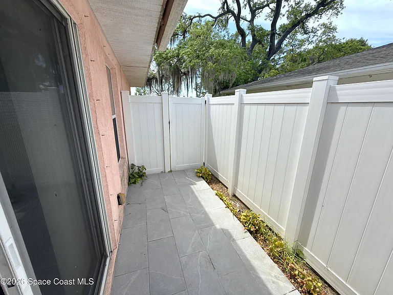1914 Fletcher St — Photo 16