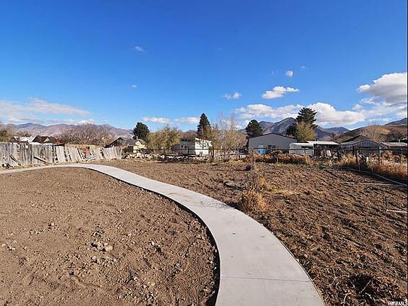 5th image of 335 Fairlane Dr